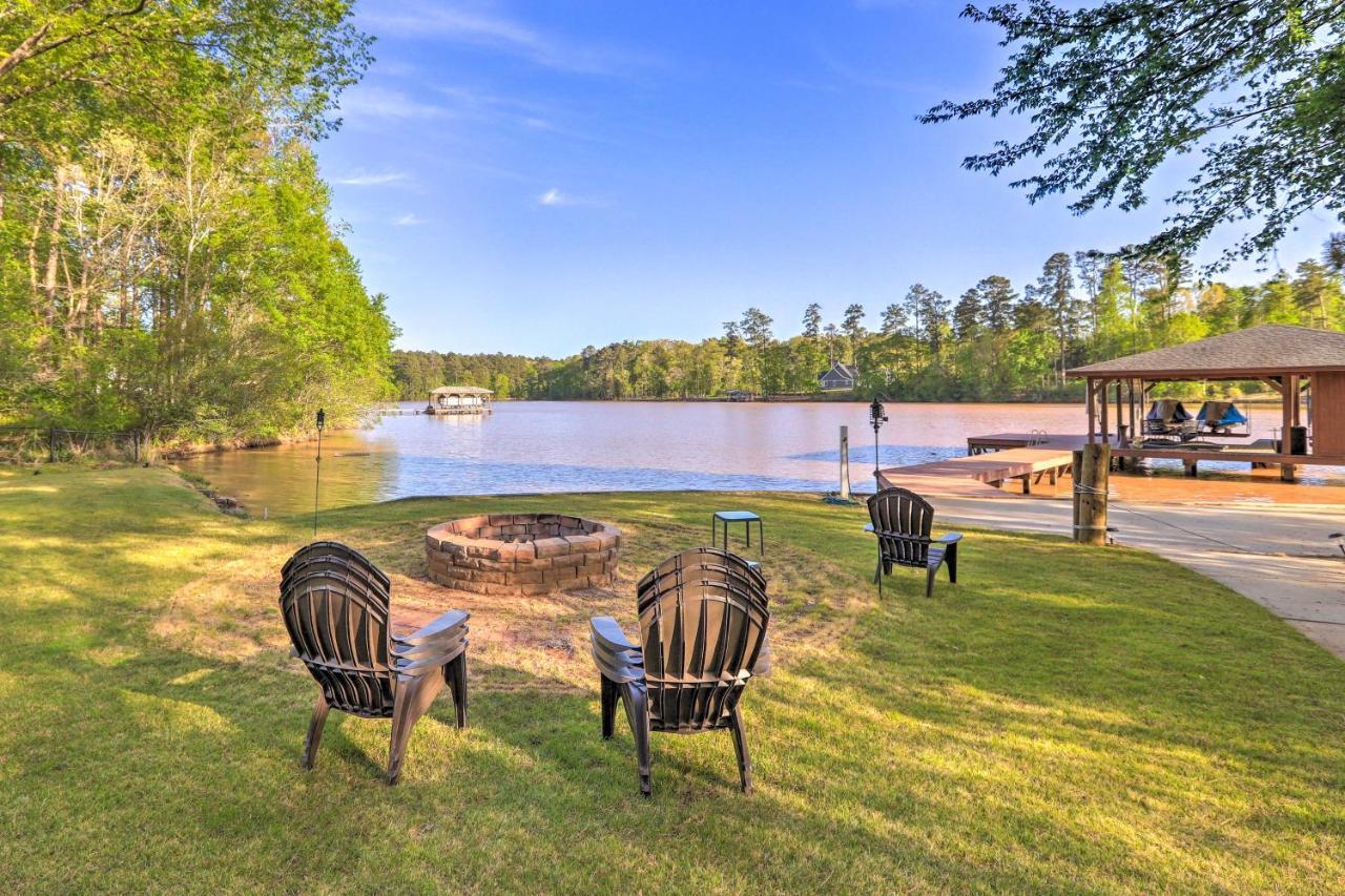 Chic Lake Sinclair Retreat With Dock And Hot Tub! Villa Resseaus Crossroads Exterior photo