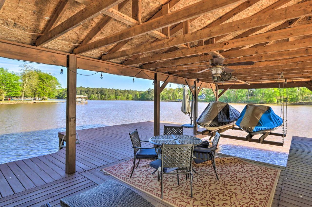 Chic Lake Sinclair Retreat With Dock And Hot Tub! Villa Resseaus Crossroads Exterior photo