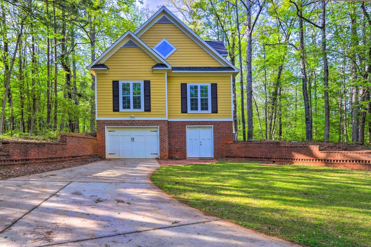 Chic Lake Sinclair Retreat With Dock And Hot Tub! Villa Resseaus Crossroads Exterior photo