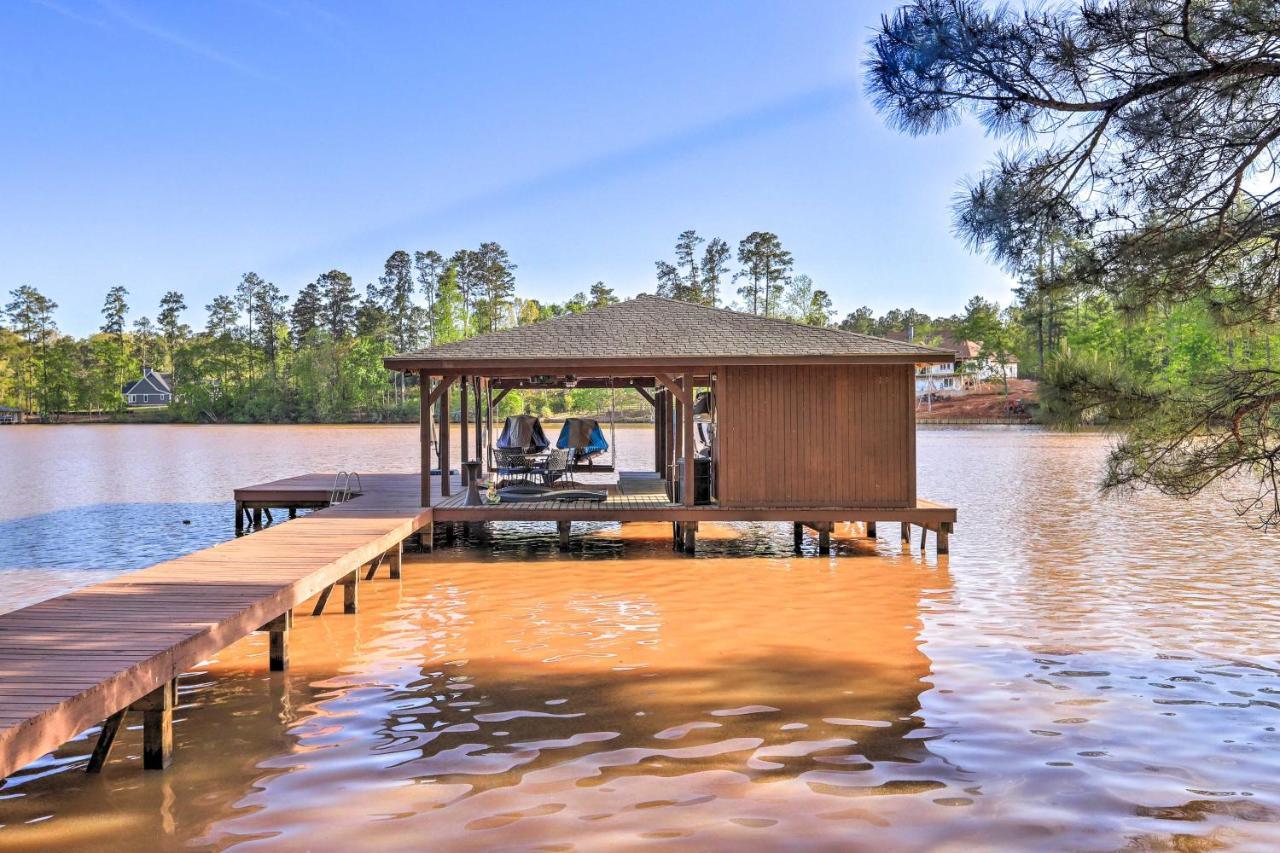 Chic Lake Sinclair Retreat With Dock And Hot Tub! Villa Resseaus Crossroads Exterior photo