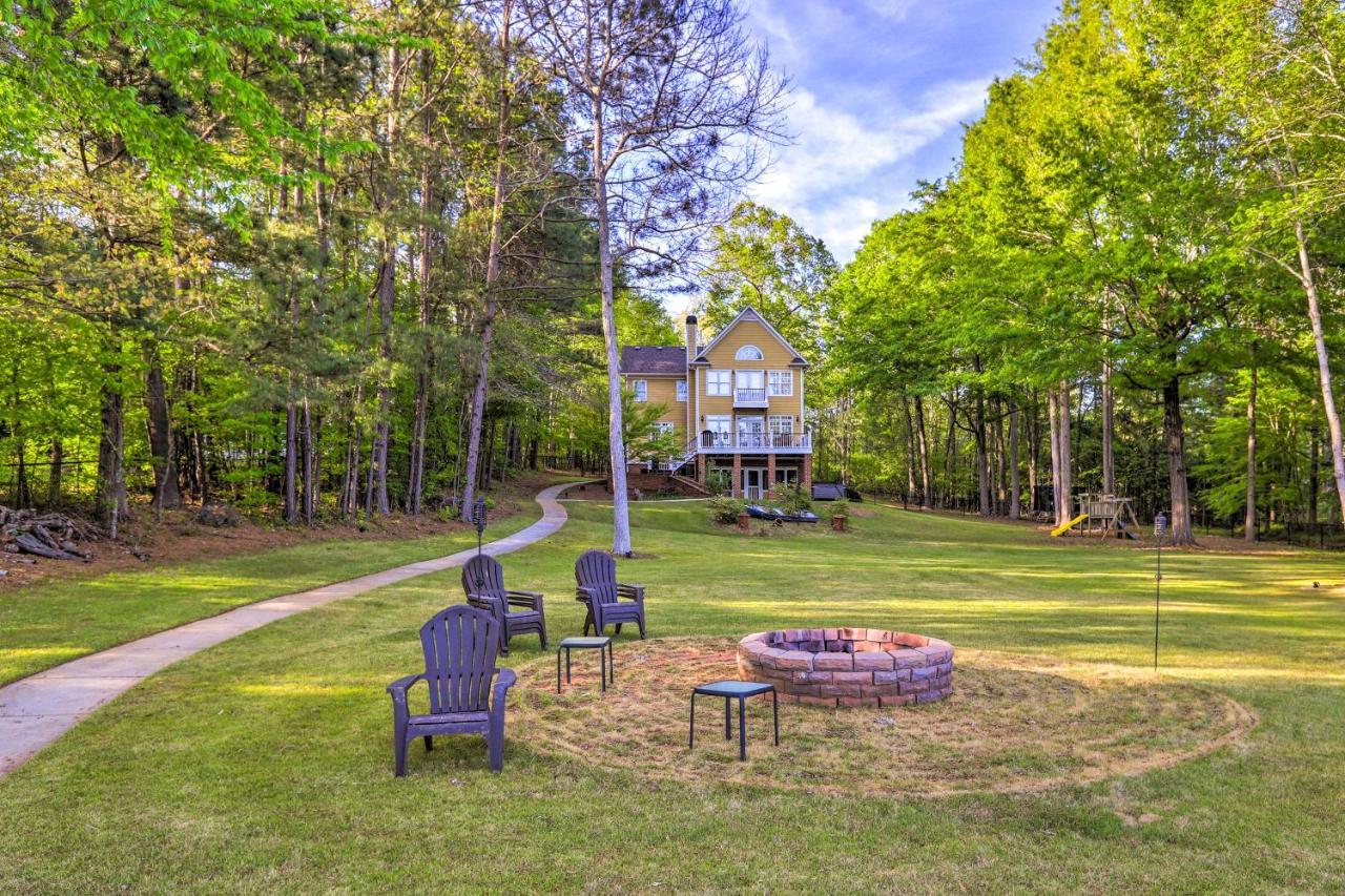 Chic Lake Sinclair Retreat With Dock And Hot Tub! Villa Resseaus Crossroads Exterior photo