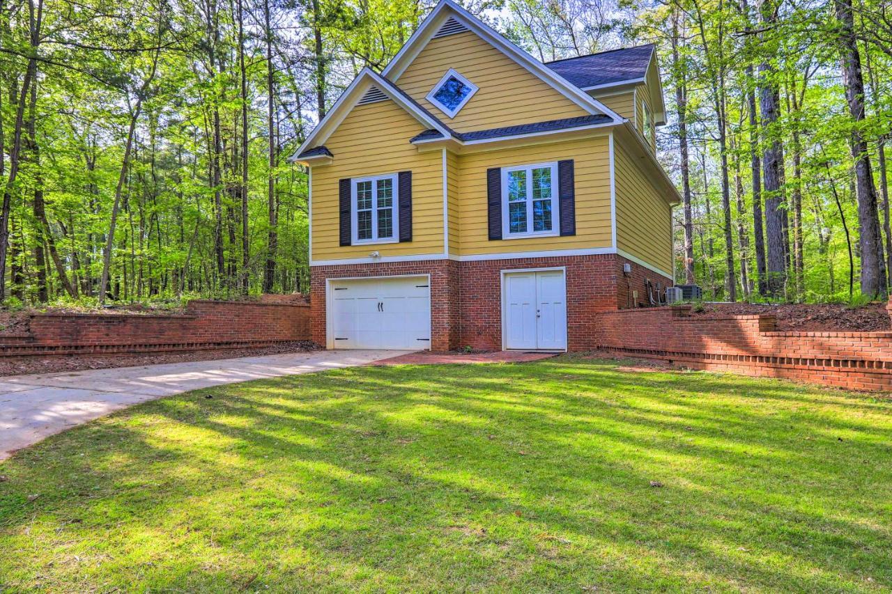 Chic Lake Sinclair Retreat With Dock And Hot Tub! Villa Resseaus Crossroads Exterior photo